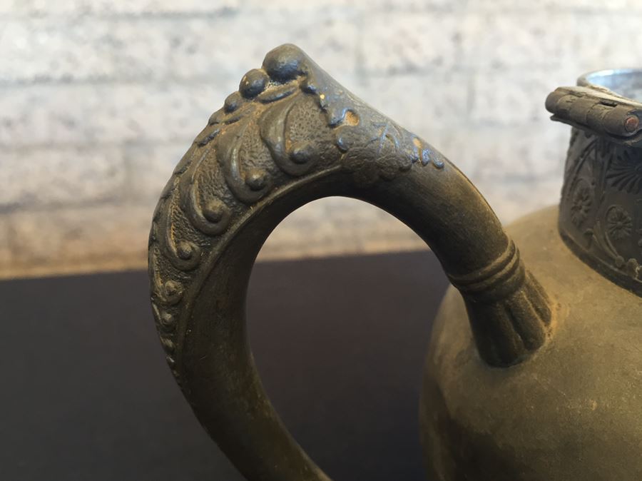 Two Stunning Silverplate Simpson Hall Miller Footed Dishes And Teapot With Separated Lid [Photo 15]