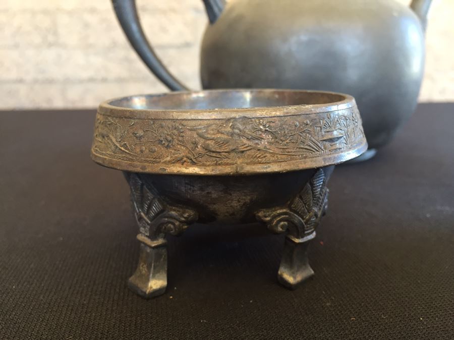 Two Stunning Silverplate Simpson Hall Miller Footed Dishes And Teapot With Separated Lid [Photo 5]