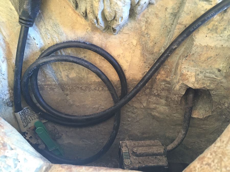 Cement Lion Head Fountain [Photo 7]