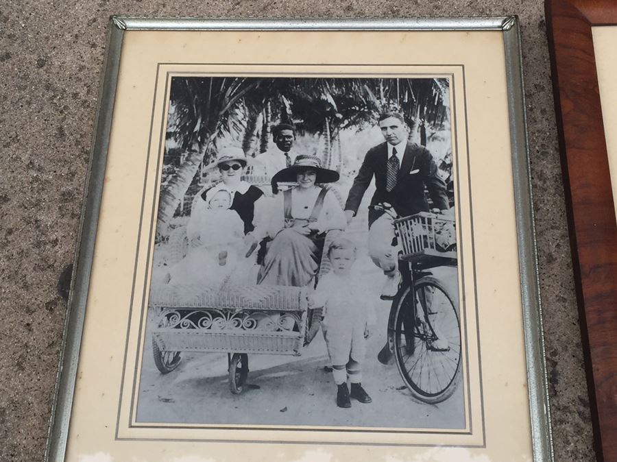 Various Framed Vintage B&W Photographs [Photo 17]