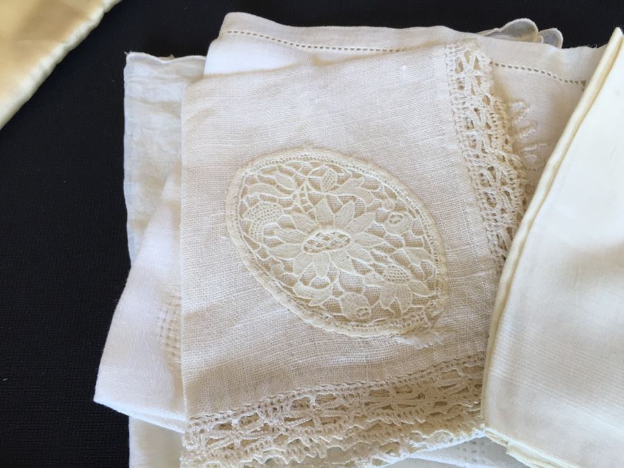 Vintage Handkerchief And Scarf Lot [Photo 9]
