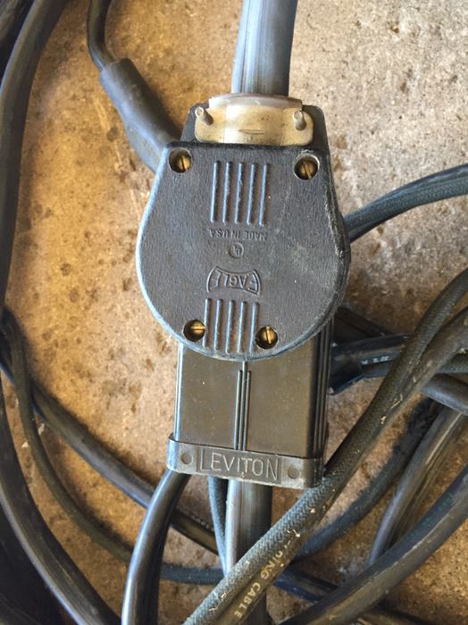 Miller Dialarc HF AC/DC Tungsten-Arc Or Shielded Metal Arc Welding Machine [Photo 11]