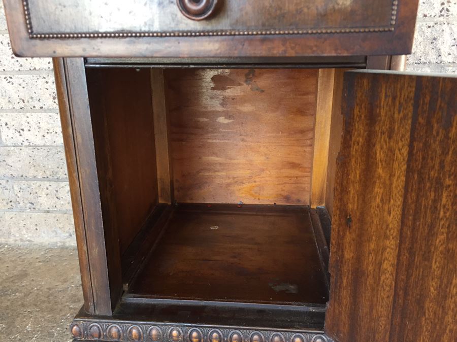 Vintage Distressed Nightstand [Photo 10]