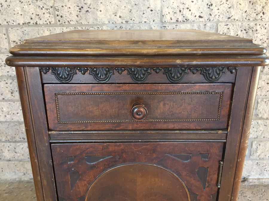 Vintage Distressed Nightstand [Photo 7]
