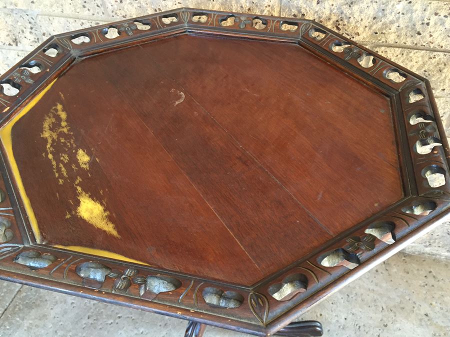 Vintage 3 Leg Table [Photo 2]