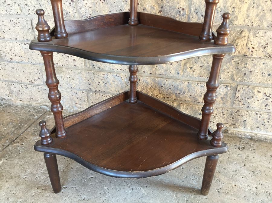 Vintage 3-Tier Corner Shelf [Photo 3]