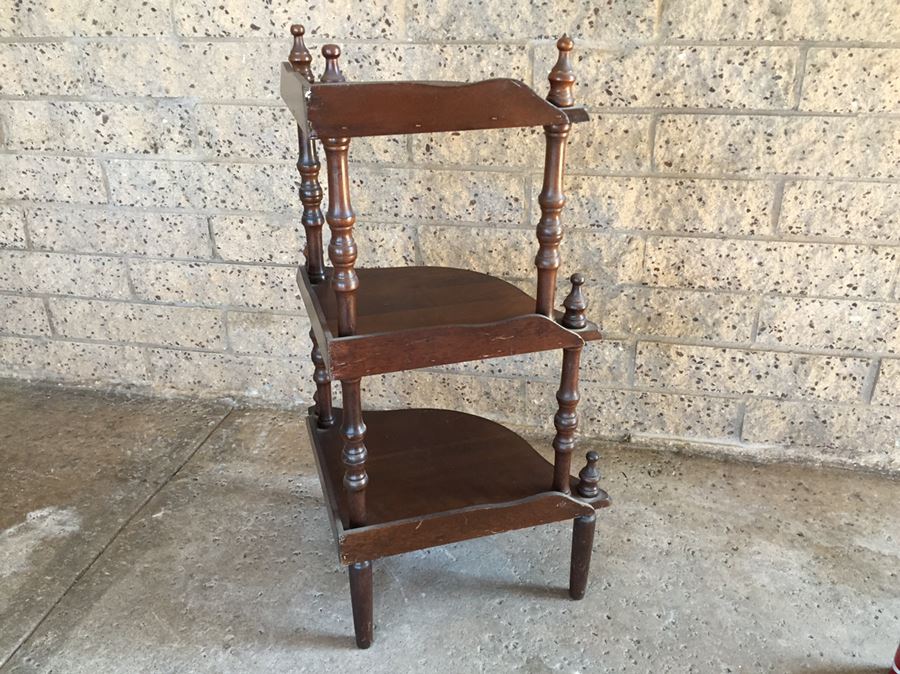 Vintage 3-Tier Corner Shelf [Photo 5]