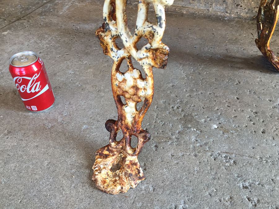 Vintage Metal Garden Patio Table [Photo 4]