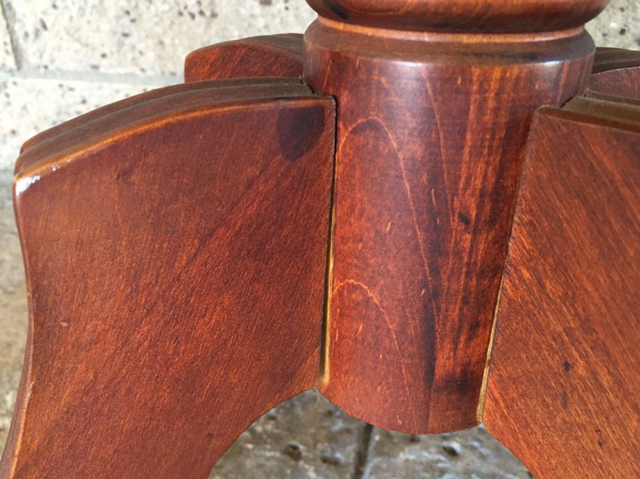 Pair Of Oval Top 4 Leg Tables With Protective Glass Tops And Brass Claw Feet [Photo 5]