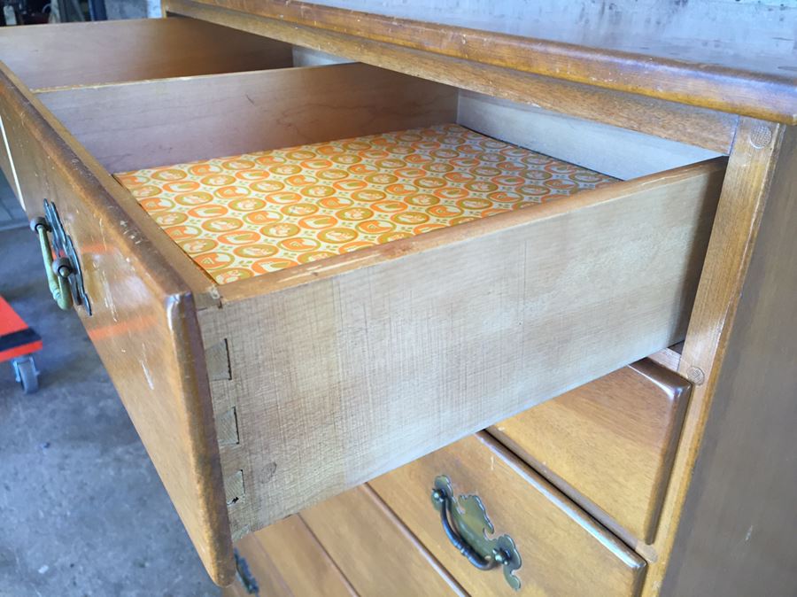 Vintage Maple Five Drawer Chest Of Drawers With Pull-Out Desk [Photo 7]