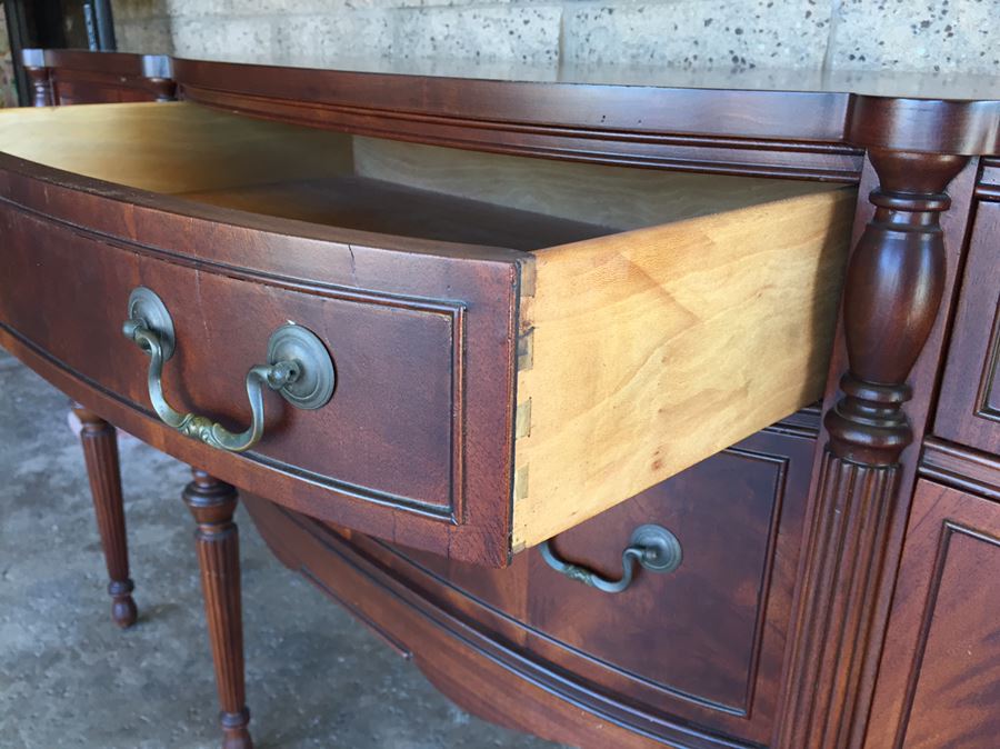 Stunning Vintage Sideboard In Excellent Condition [Photo 5]