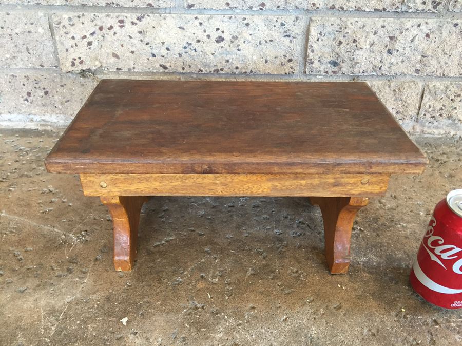 Vintage Wooden Step Stool [Photo 4]