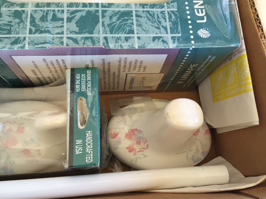 Assortment Of New Lenape Porcelain Accessories For The Bathroom [Photo 6]