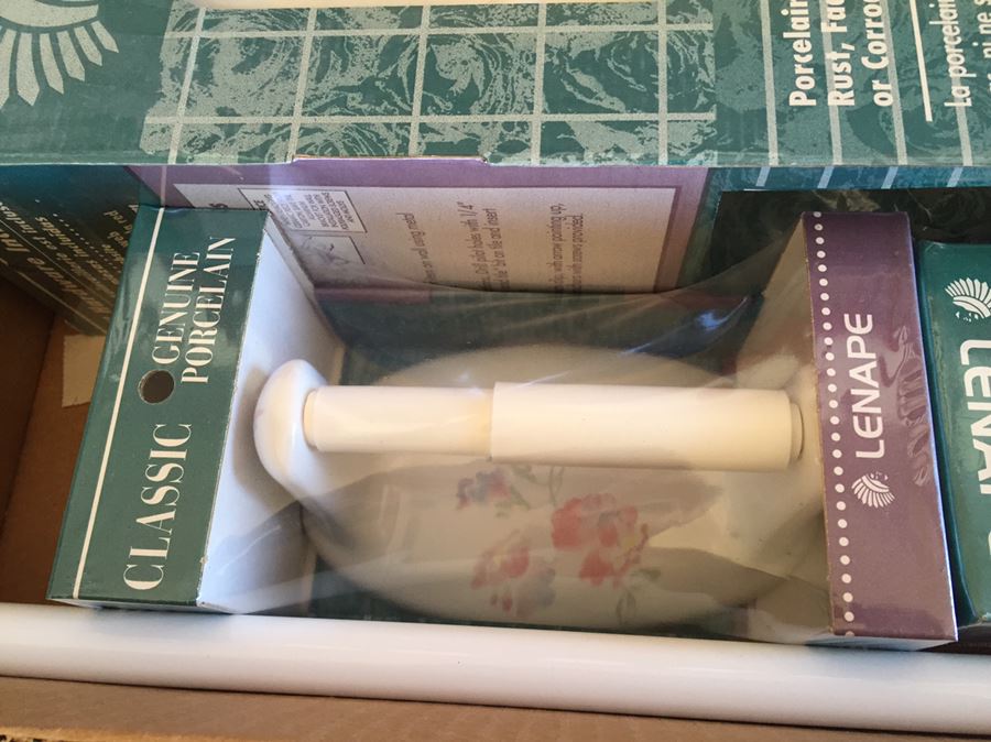 Assortment Of New Lenape Porcelain Accessories For The Bathroom [Photo 4]