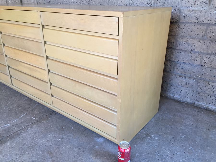 Mid-Century Modernist Chest Of Drawers By Sligh Furniture Grand Rapids Chair Co [Photo 5]