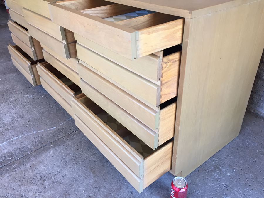 Mid-Century Modernist Chest Of Drawers By Sligh Furniture Grand Rapids Chair Co [Photo 9]