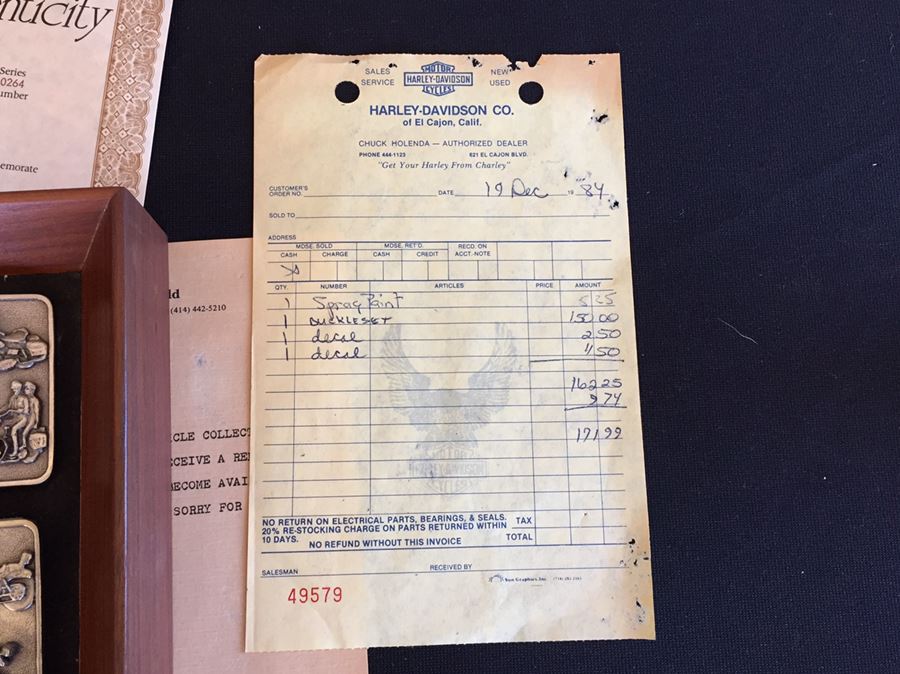 Limited Edition Harley-Davidson Motor Cycles Belt Buckles From Brookfield Collectors Guild Displayed In Nice Shadow Box [Photo 18]