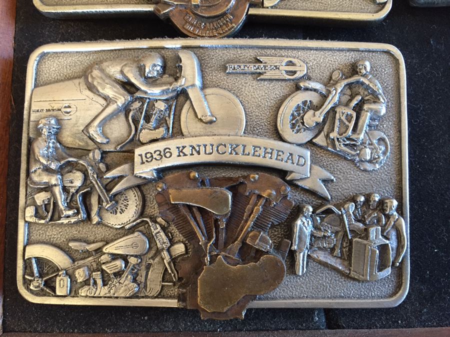 Limited Edition Harley-Davidson Motor Cycles Belt Buckles From Brookfield Collectors Guild Displayed In Nice Shadow Box [Photo 19]
