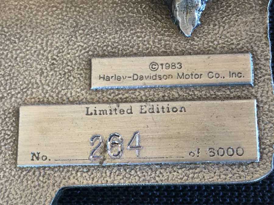Limited Edition Harley-Davidson Motor Cycles Belt Buckles From Brookfield Collectors Guild Displayed In Nice Shadow Box [Photo 20]