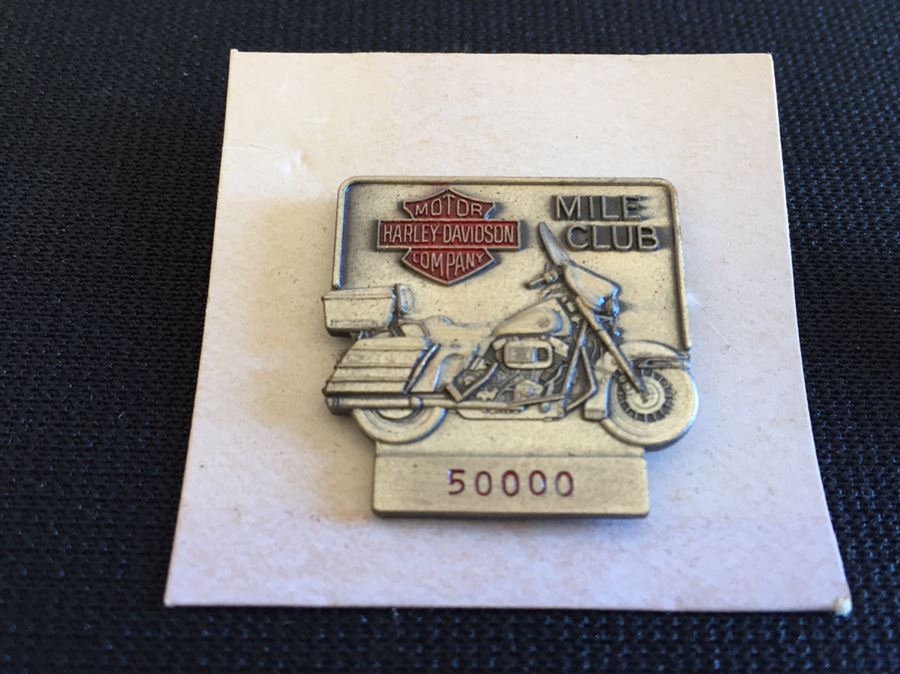 Collection Of Harley-Davidson Motor Cycles Miles Of Motoring Mileage Pins [Photo 7]