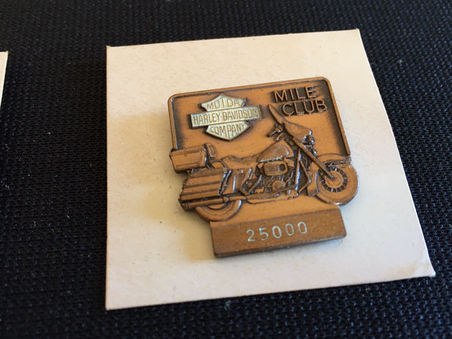 Collection Of Harley-Davidson Motor Cycles Miles Of Motoring Mileage Pins [Photo 12]