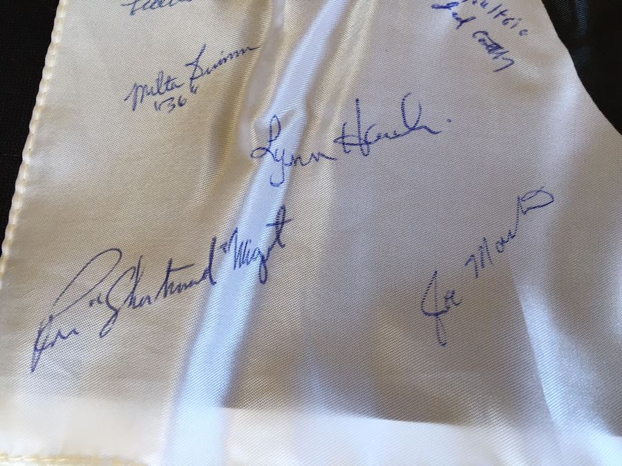 1st Cavalry Division Vietnam Flag Signed By Comrades During Reunion With Poster And Newspaper Article [Photo 10]