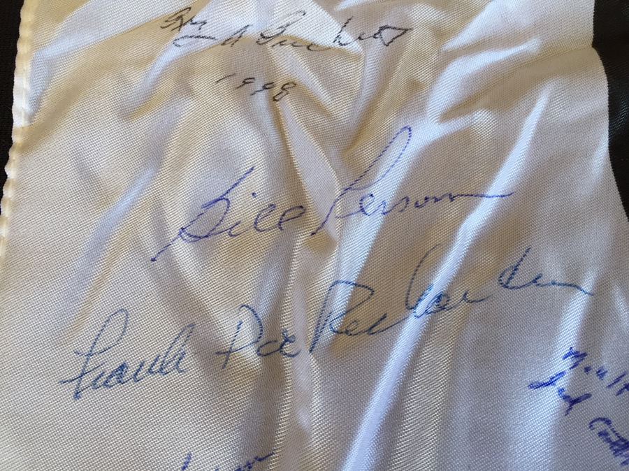 1st Cavalry Division Vietnam Flag Signed By Comrades During Reunion With Poster And Newspaper Article [Photo 6]