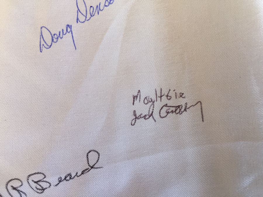 1st Cavalry Division Vietnam Flag Signed By Comrades During Reunion With Poster And Newspaper Article [Photo 11]