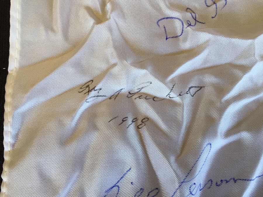 1st Cavalry Division Vietnam Flag Signed By Comrades During Reunion With Poster And Newspaper Article [Photo 9]