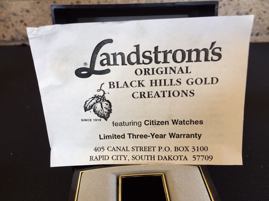 Men's Citizen Watch Like New In Case Original Black Hills Gold Creations [Photo 3]