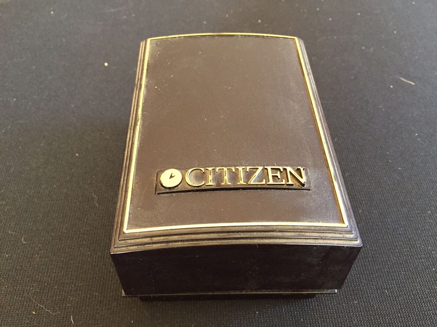 Men's Citizen Watch Like New In Case Original Black Hills Gold Creations [Photo 4]