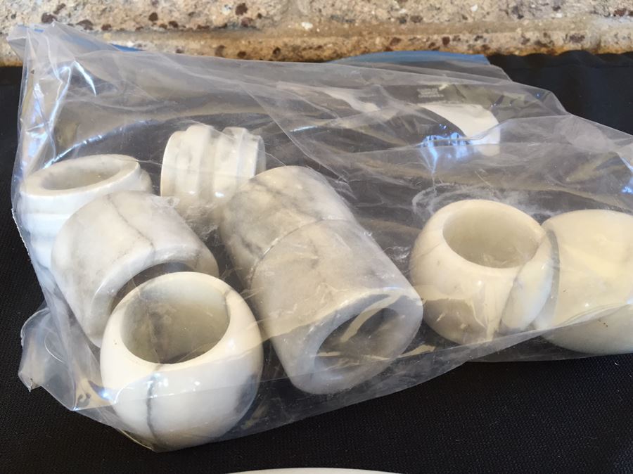 White Marble Lazy Susan And Napkin Rings [Photo 3]