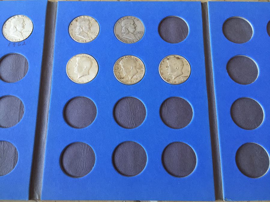 36 Benjamin Franklin Half Dollars And 3 1964 Kennedy Half Dollars $279 Melt Value With Coin Books [Photo 6]