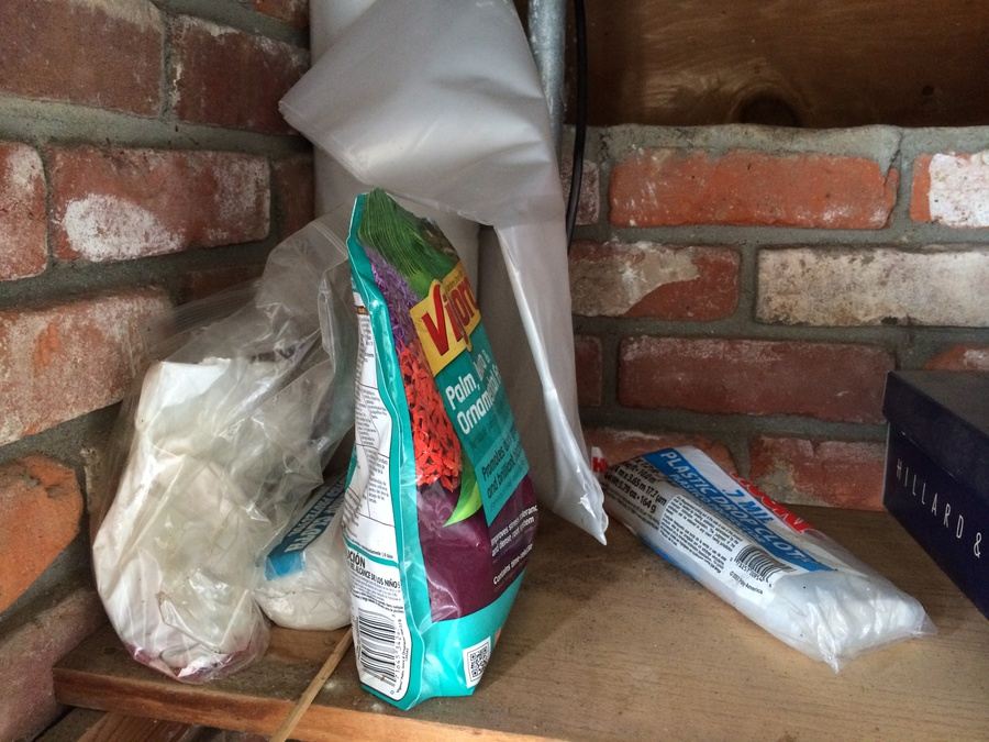 Grilling and Gardening Lot [Photo 13]