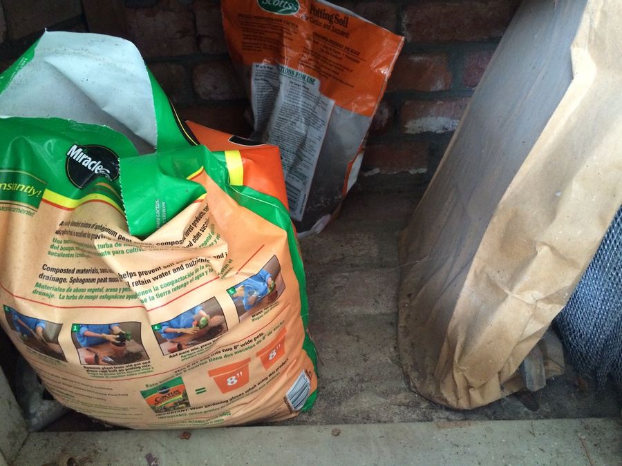 Grilling and Gardening Lot [Photo 7]