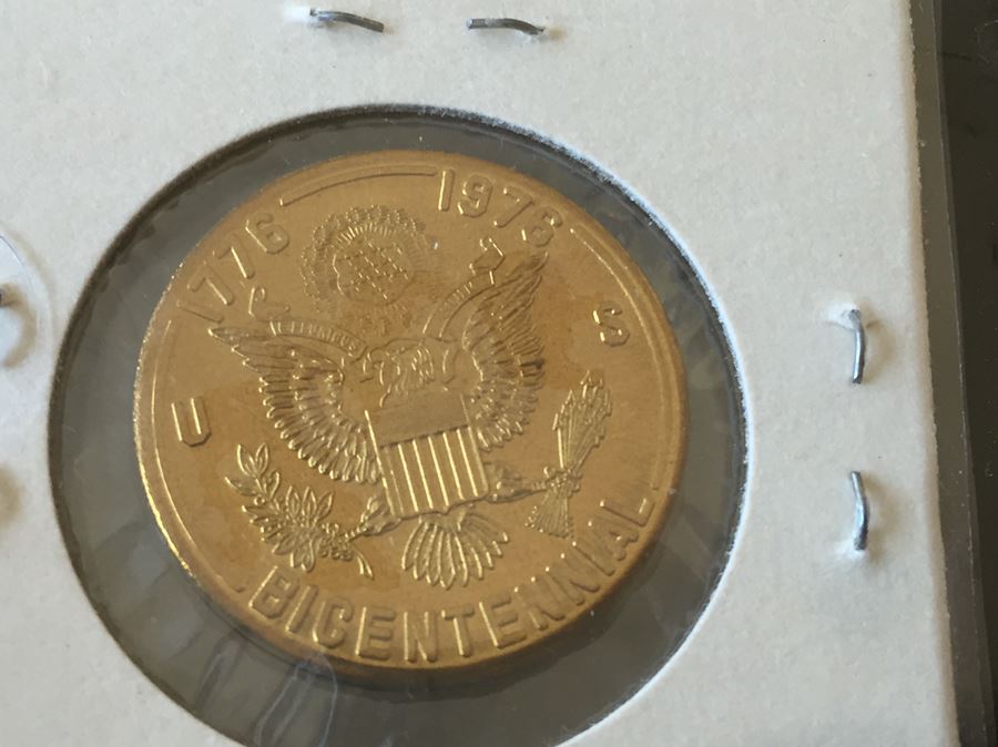 National Historic Mint Commemorative Issues Non-Monetary Coins 'Layered' In Silver And Gold And Abraham And Mary Lincoln Presidential and First Lady Souvenir Coin Token [Photo 11]