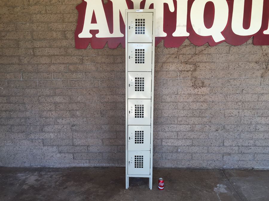 Vintage Vertical Metal Lockers 6 Lockers Individually Lockable [Photo 2]