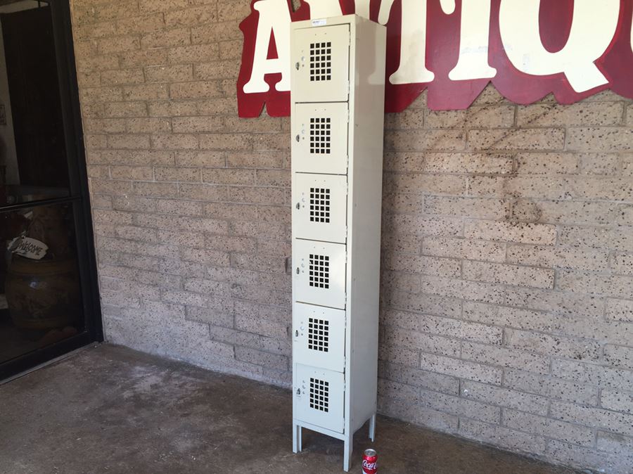 Vintage Vertical Metal Lockers 6 Lockers Individually Lockable [Photo 11]