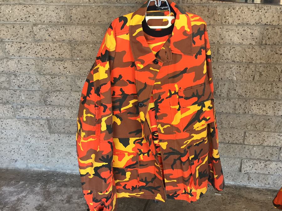 His And Her Fall Hunting Camouflage Clothing Size XL And S [Photo 2]