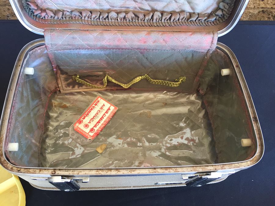 Vintage American Tourister Luggage [Photo 5]