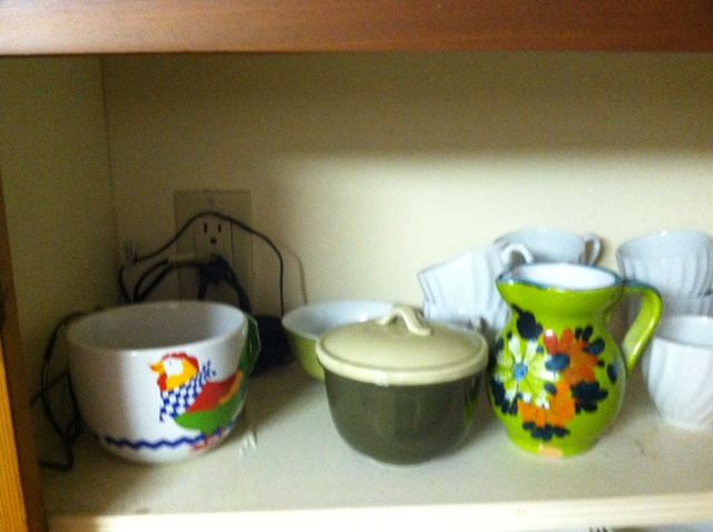 Cabinet Lot [Photo 2]