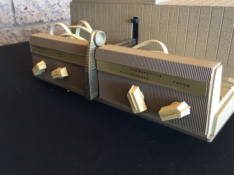 Vintage Sawyers 500r Projector With Remote Control [Photo 2]