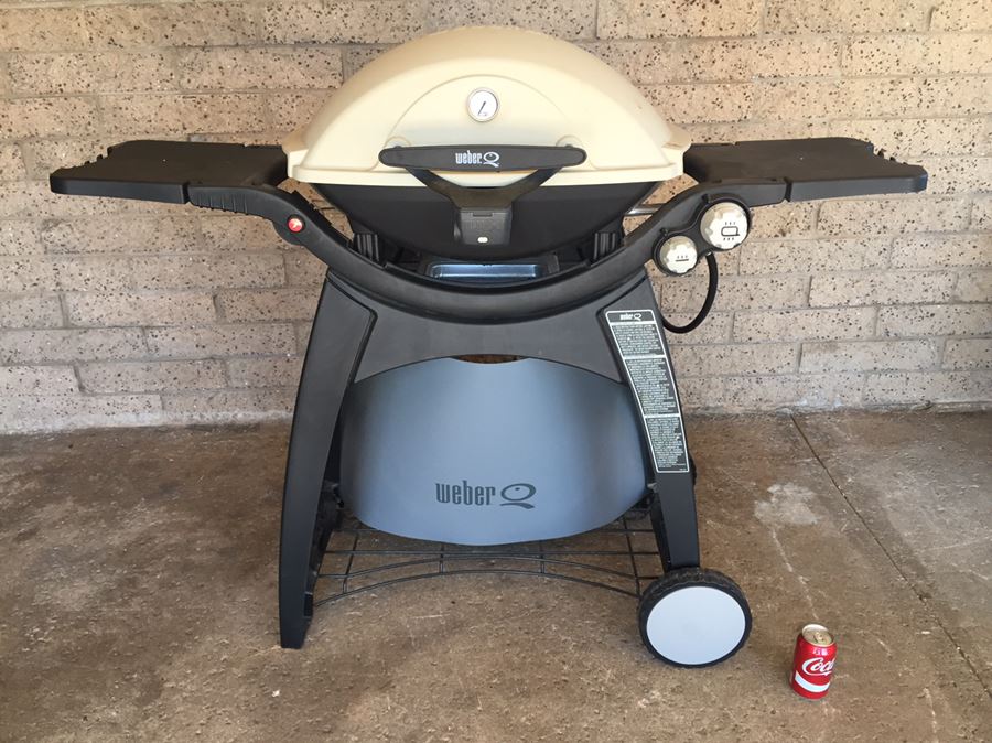 Weber Gas Grill With Accessories
