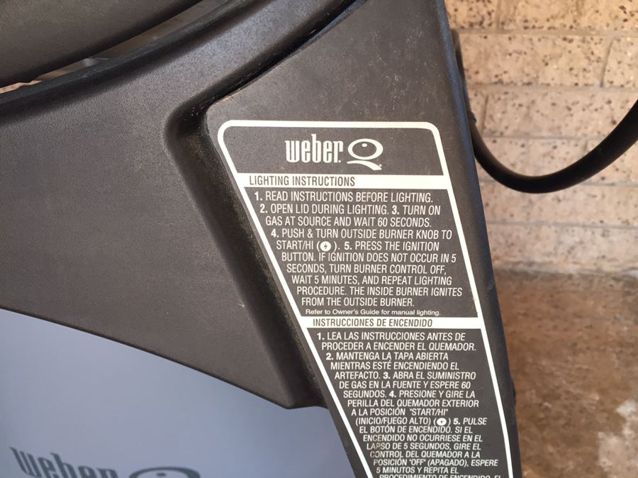 Weber Gas Grill With Accessories [Photo 5]