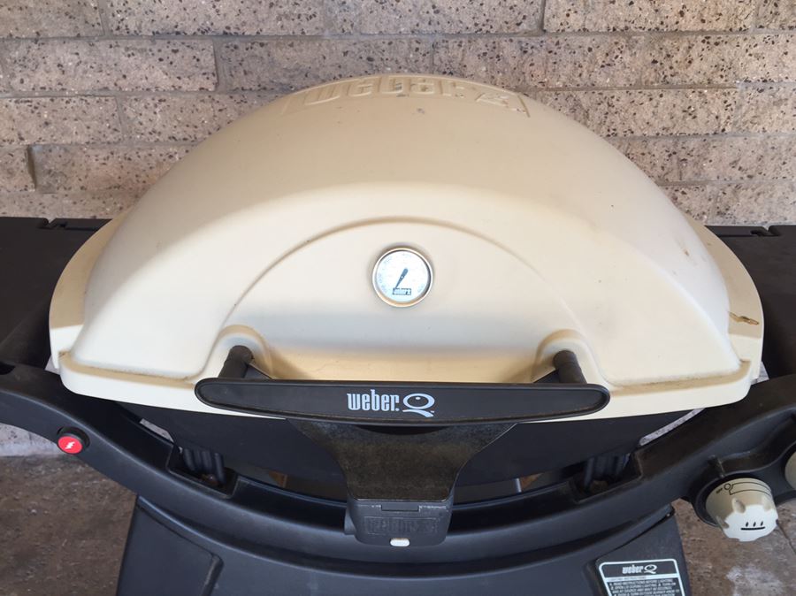 Weber Gas Grill With Accessories [Photo 6]