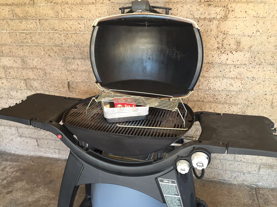 Weber Gas Grill With Accessories [Photo 2]