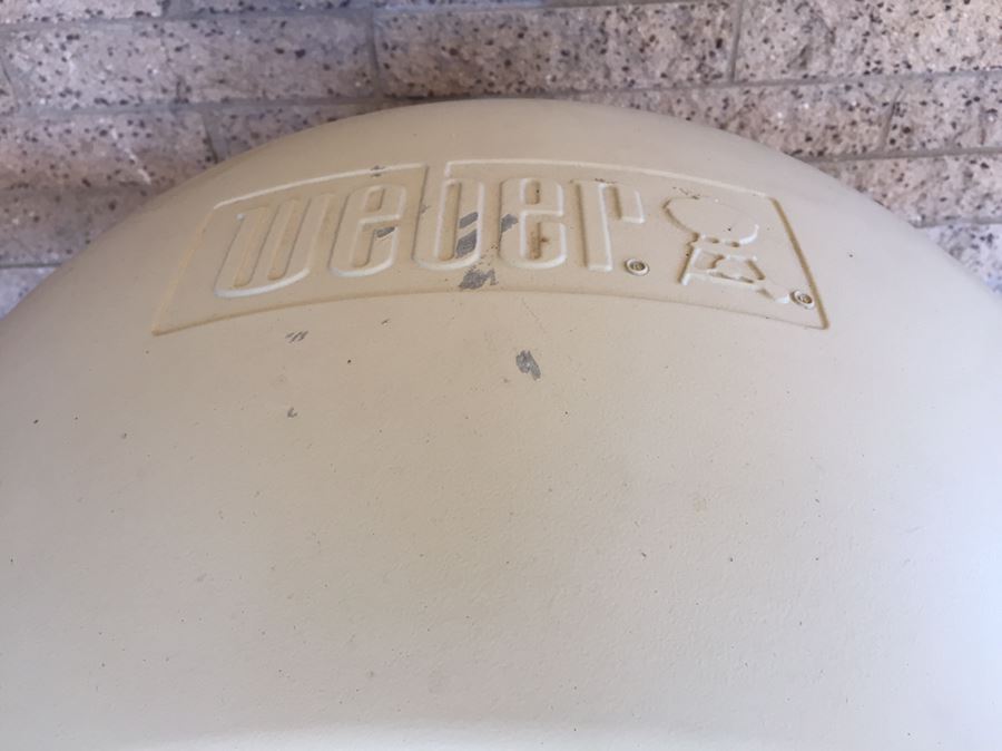 Weber Gas Grill With Accessories [Photo 7]