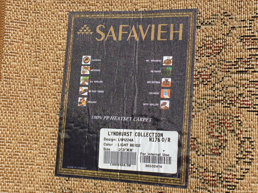 Safavieh Rugs - 2 Runners (2'3' x 8') And Area Rug (4' x 6') [Photo 3]