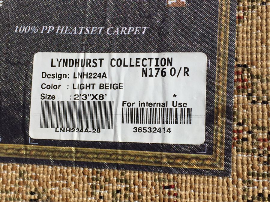 Safavieh Rugs - 2 Runners (2'3' x 8') And Area Rug (4' x 6') [Photo 7]