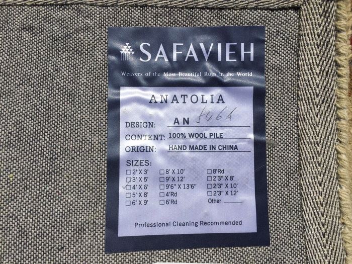 Safavieh 100% Wool Pile 4' x 6' Area Rug [Photo 3]